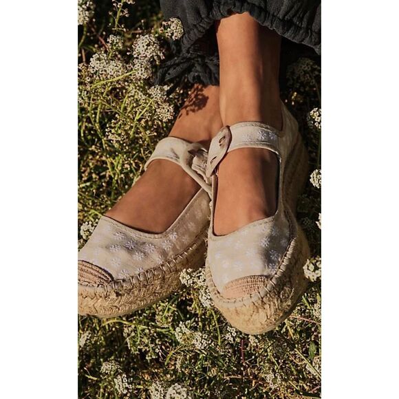 Free People Surfside Daisy Mary Janes Size 36 - Picture 1 of 8